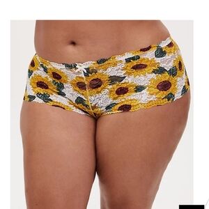 🆕 1X WHITE SUNFLOWER LACE CHEEKY PANTY 🌻